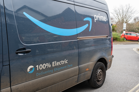 Amazon Begins Delivering Packages with EVs