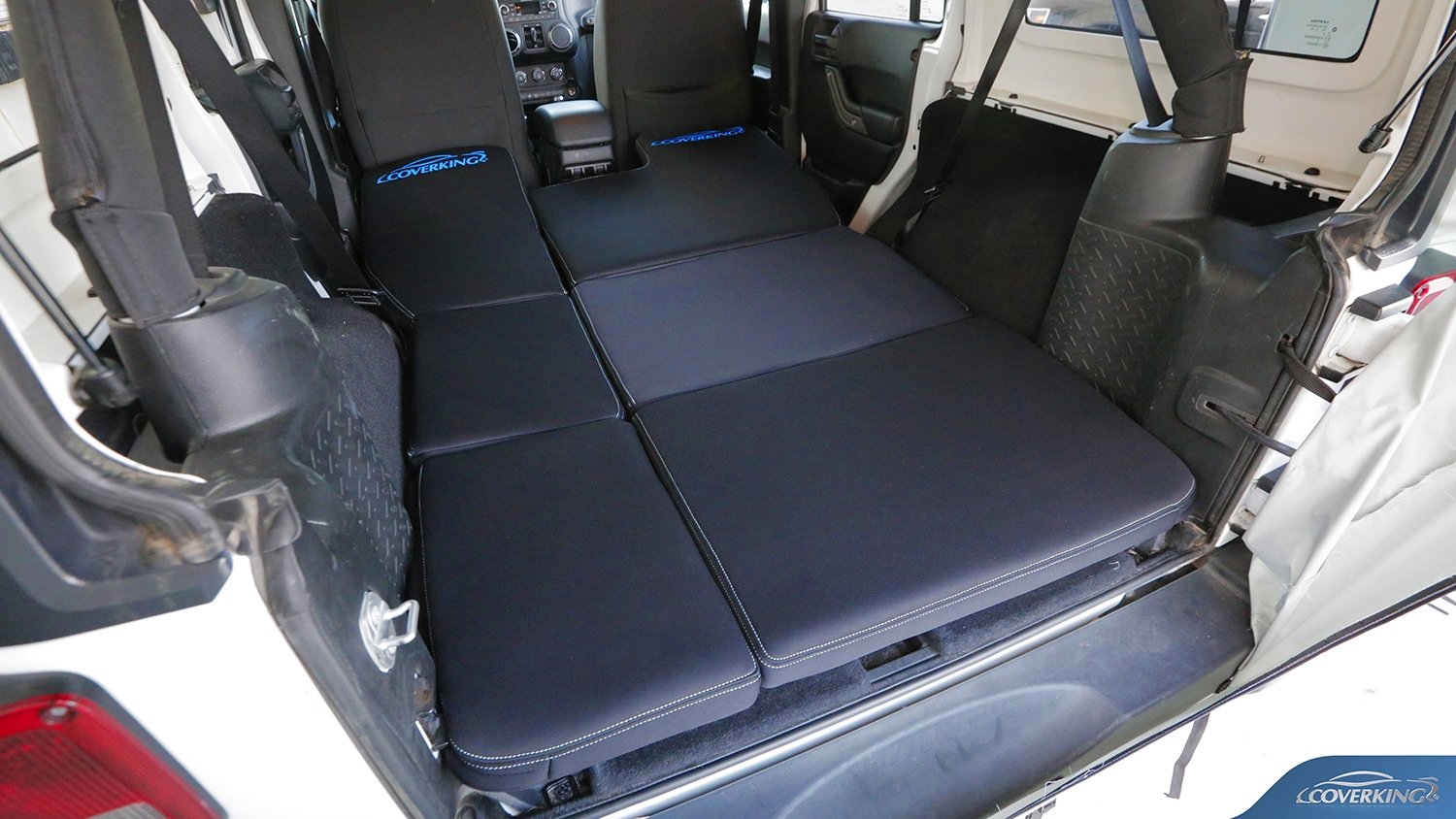 Duster II (2018-2023) - Seat covers Miami Black Edition - tailor made for  Duster and compatible with side armrest
